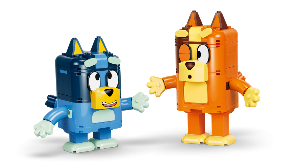 LEGO Bluey Brick-Built Bluey Family 11217