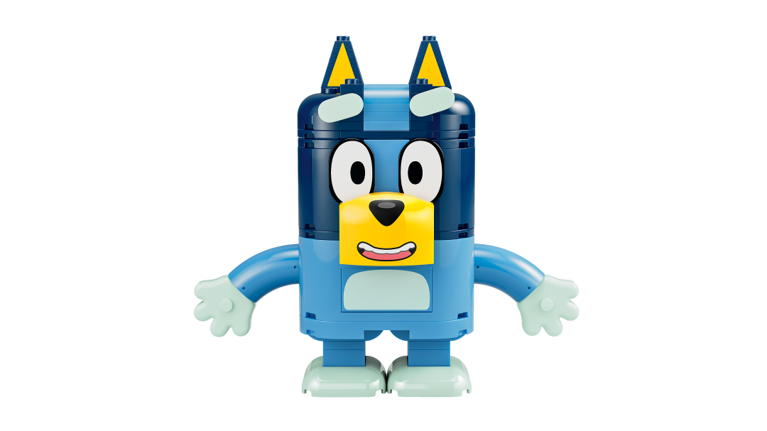 LEGO Bluey Brick-Built Bluey Family 11217
