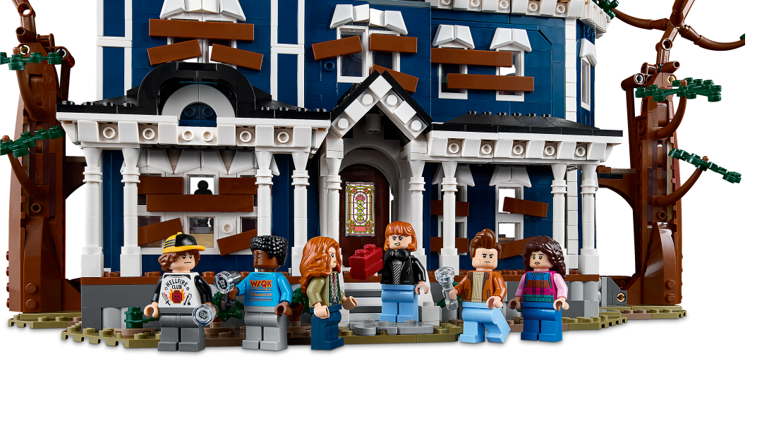 LEGO ICONS Stranger Things: The Creel House 11370