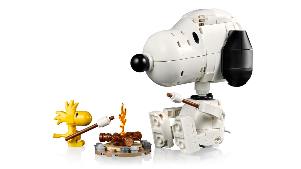 LEGO Ideas Peanuts: Snoopy's Doghouse 21368