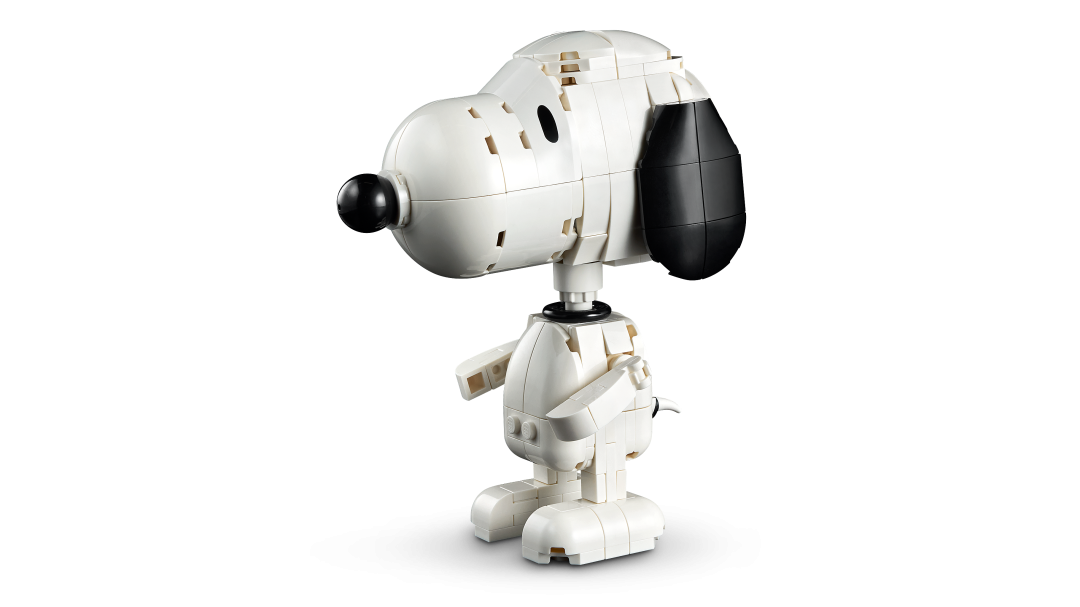 LEGO Ideas Peanuts: Snoopy's Doghouse 21368