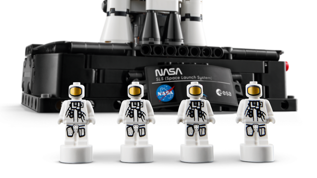 LEGO Technic NASA Artemis Space Launch System Rocket 42221