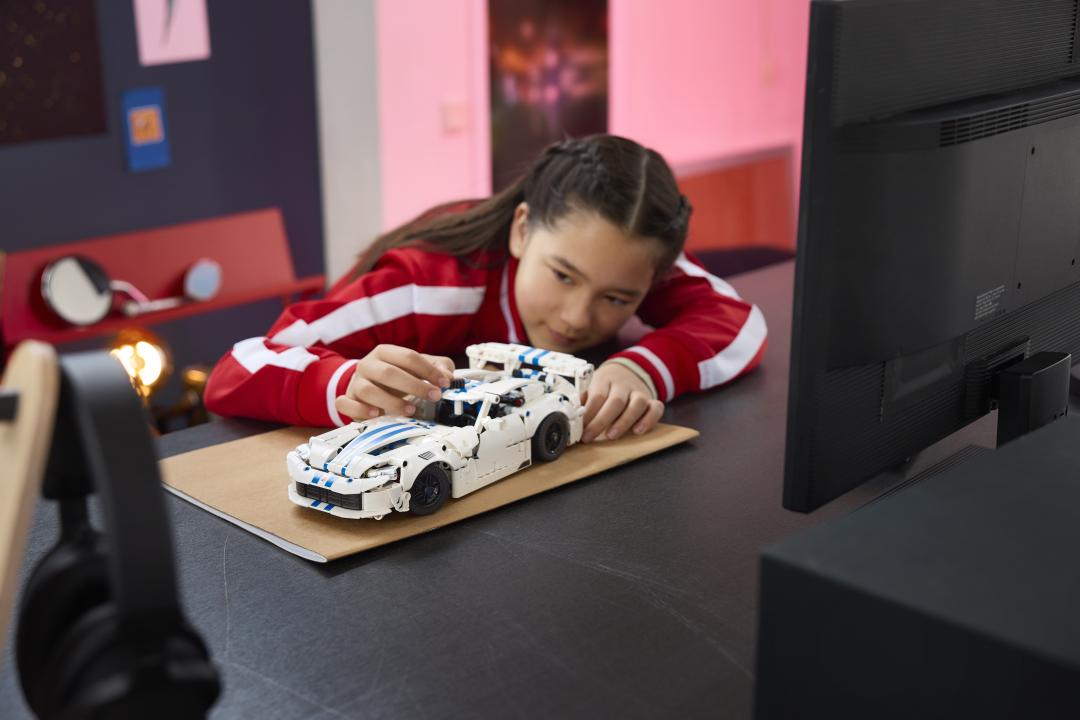 LEGO Technic Dodge Viper GTS-R Sports Car 42234