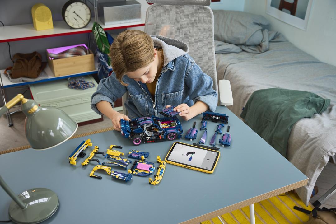 LEGO Technic Custom Garage Ford Mustang GT Car 42236