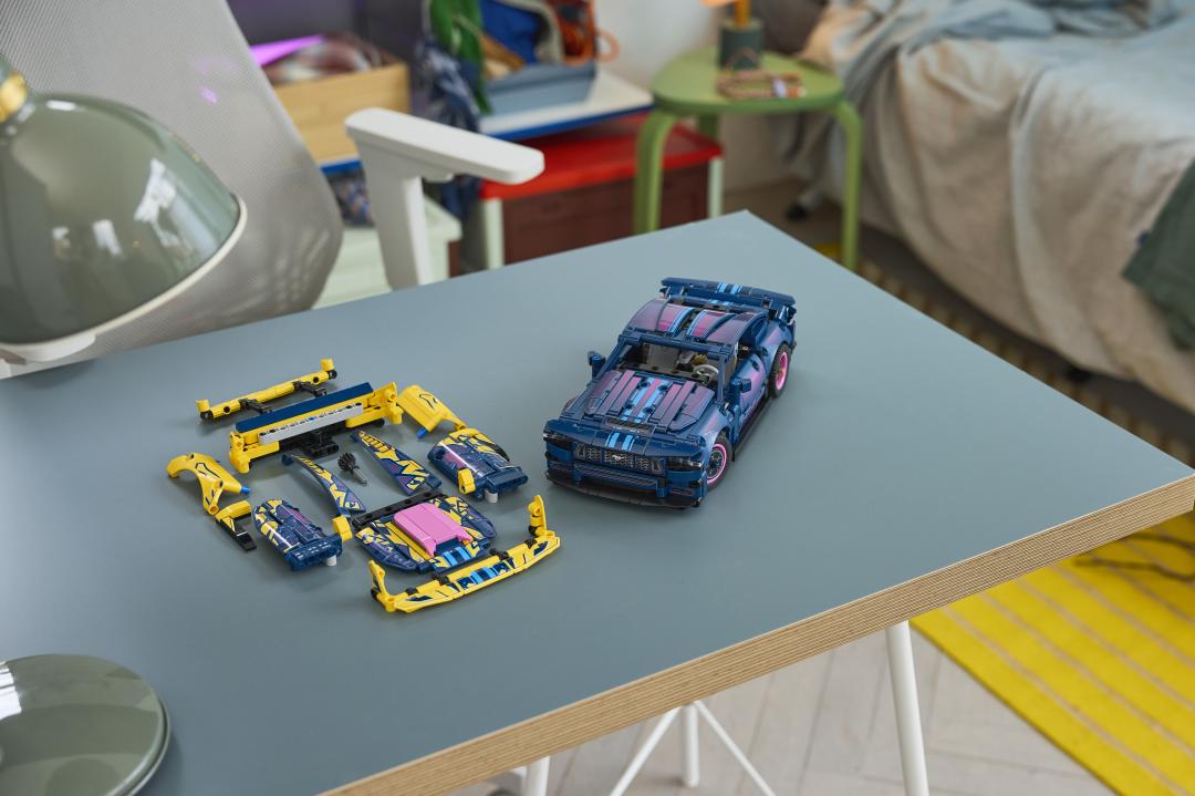 LEGO Technic Custom Garage Ford Mustang GT Car 42236