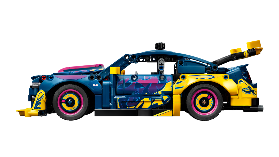 LEGO Technic Custom Garage Ford Mustang GT Car 42236