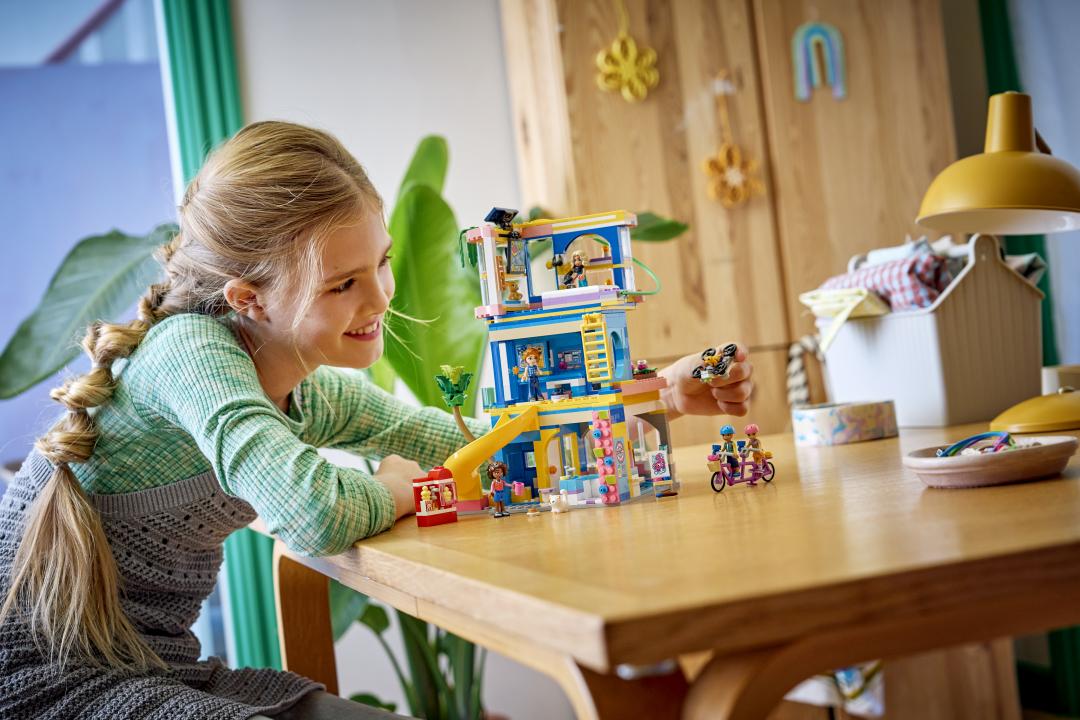 LEGO Friends Heartlake City Friends Club House 42689