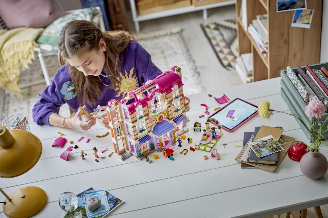LEGO Friends Heartlake City Grand Hotel 42704