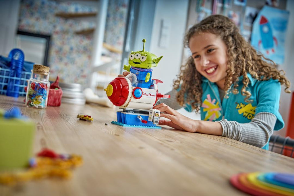 LEGO Disney Alien with Pizza Planet Rocket Ride 43307