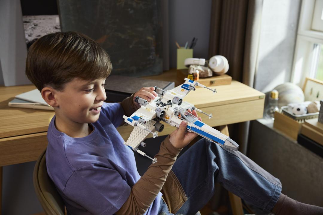 LEGO Star Wars New Republic X-Wing Starfighter 75460
