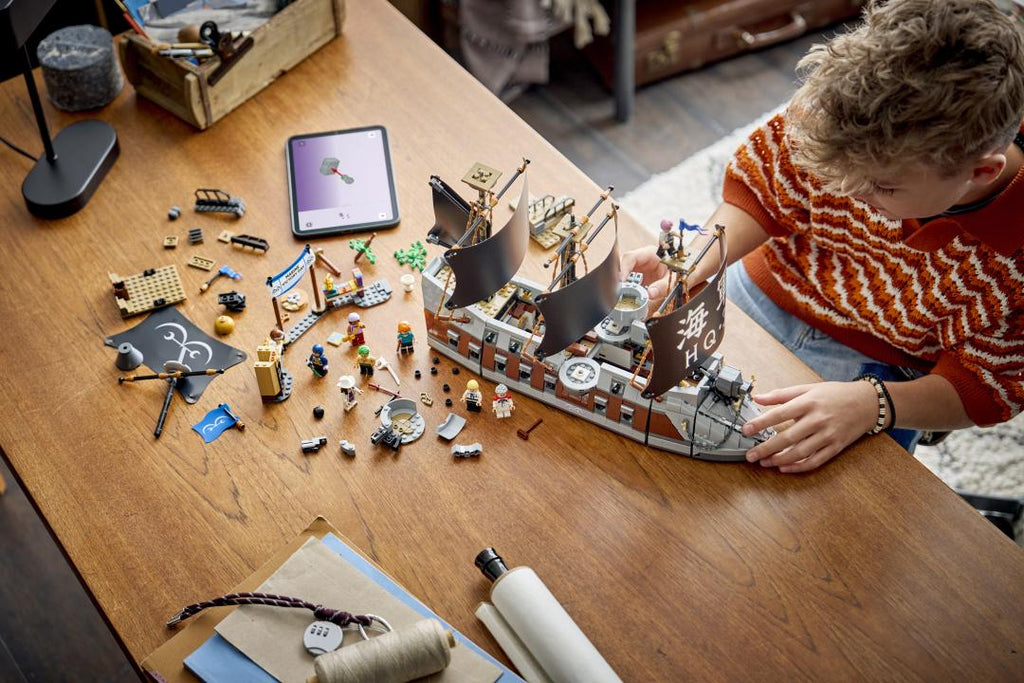 LEGO One Piece Garp's Marine Battleship 75646