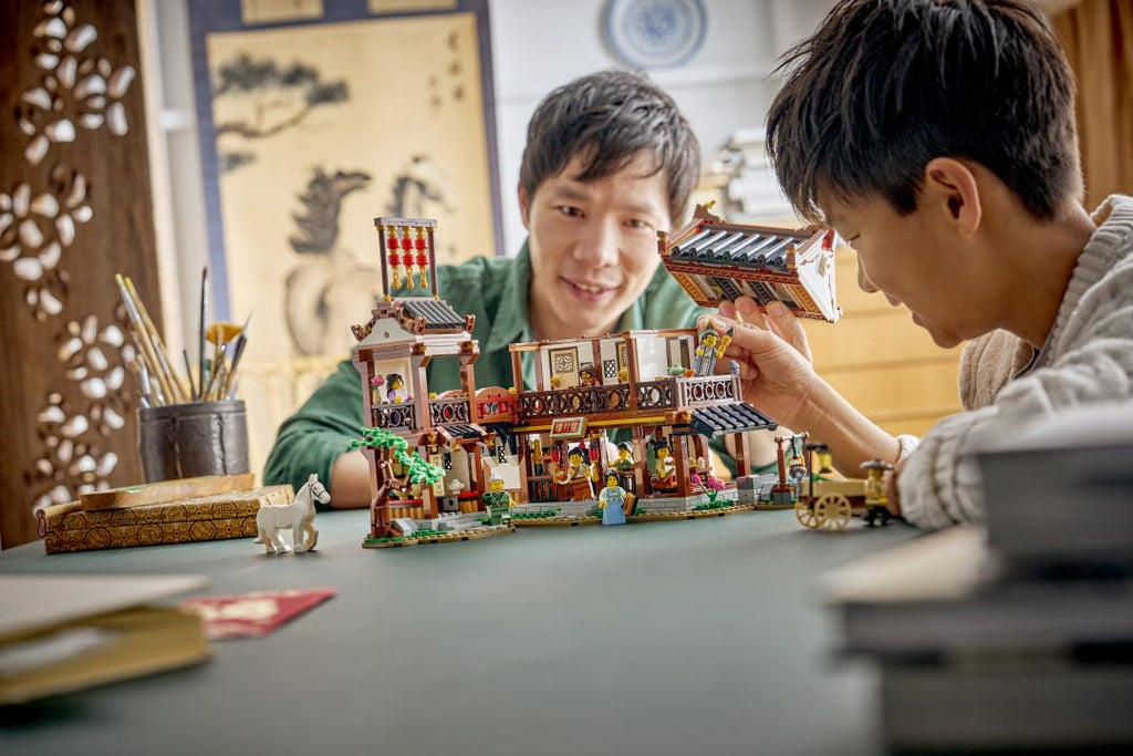 LEGO Iconic Ancient Moon-Gazing Inn 80121