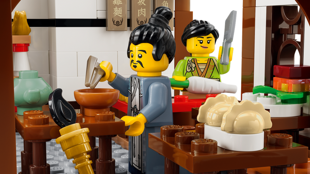 LEGO Iconic Ancient Moon-Gazing Inn 80121