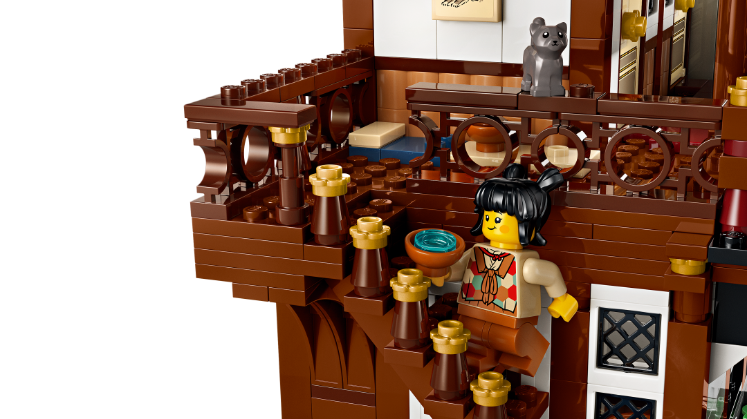LEGO Iconic Ancient Moon-Gazing Inn 80121