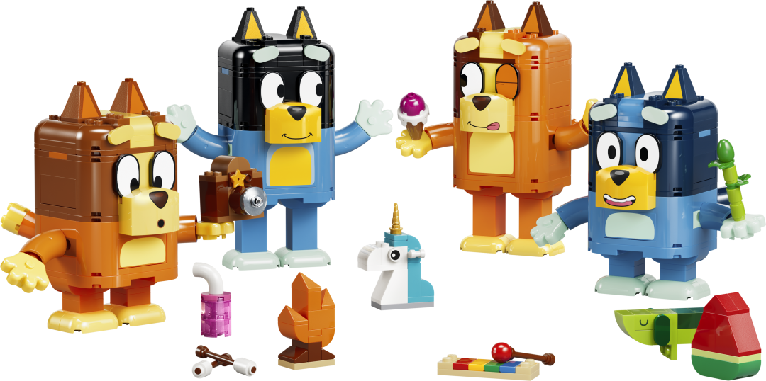 LEGO Bluey Brick-Built Bluey Family 11217