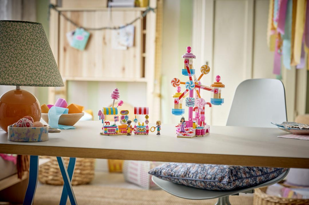 LEGO Friends Candy & Cupcake Ferris Wheel 42700