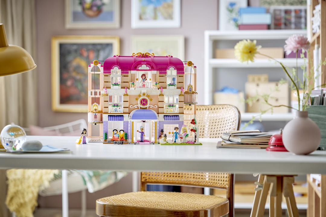 LEGO Friends Heartlake City Grand Hotel 42704