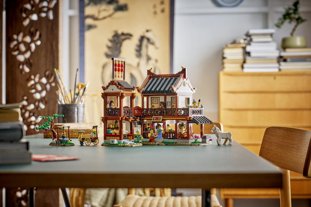 LEGO Iconic Ancient Moon-Gazing Inn 80121