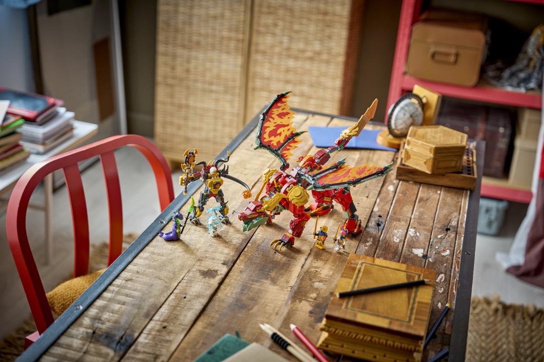 LEGO NINJAGO Wyldfyre's Transforming Dragon Mech 71868