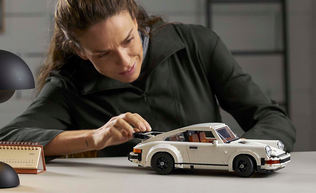LEGO ICONS Porsche 911 10295