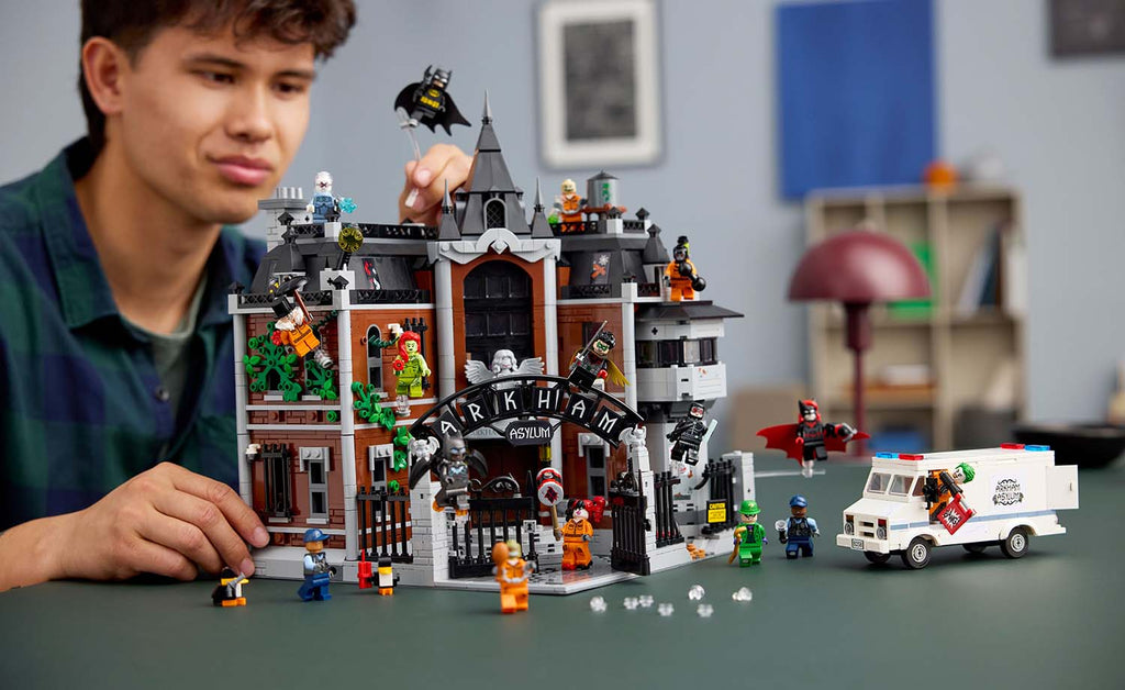 LEGO DC Arkham Asylum 76300