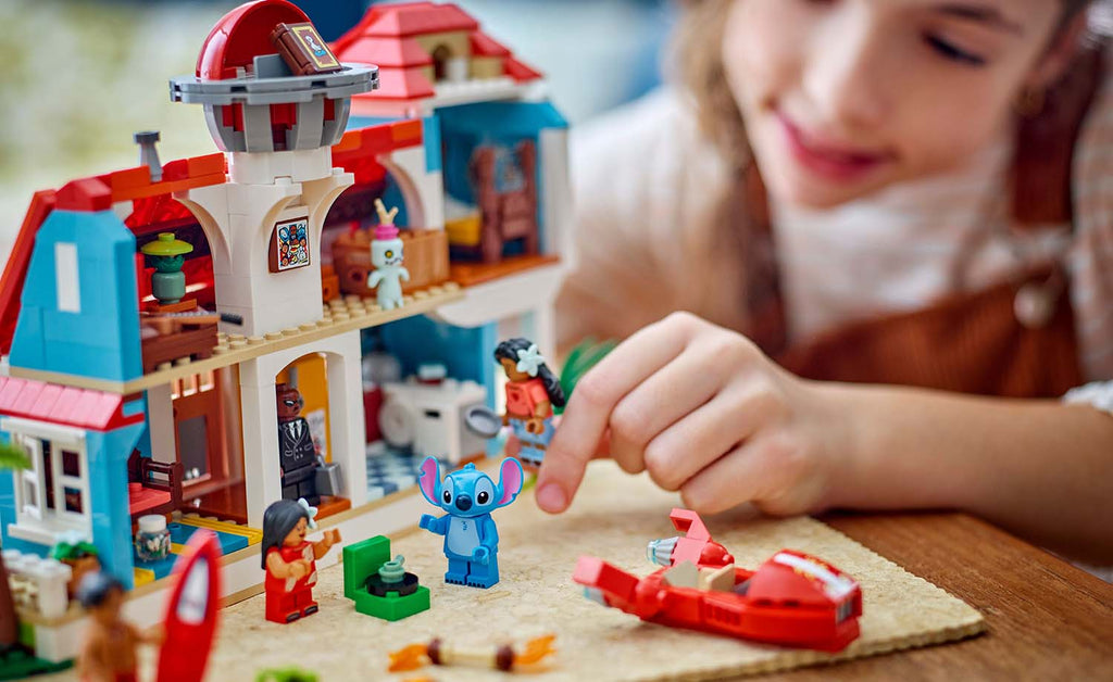 LEGO Disney Lilo and Stitch Beach House 43268