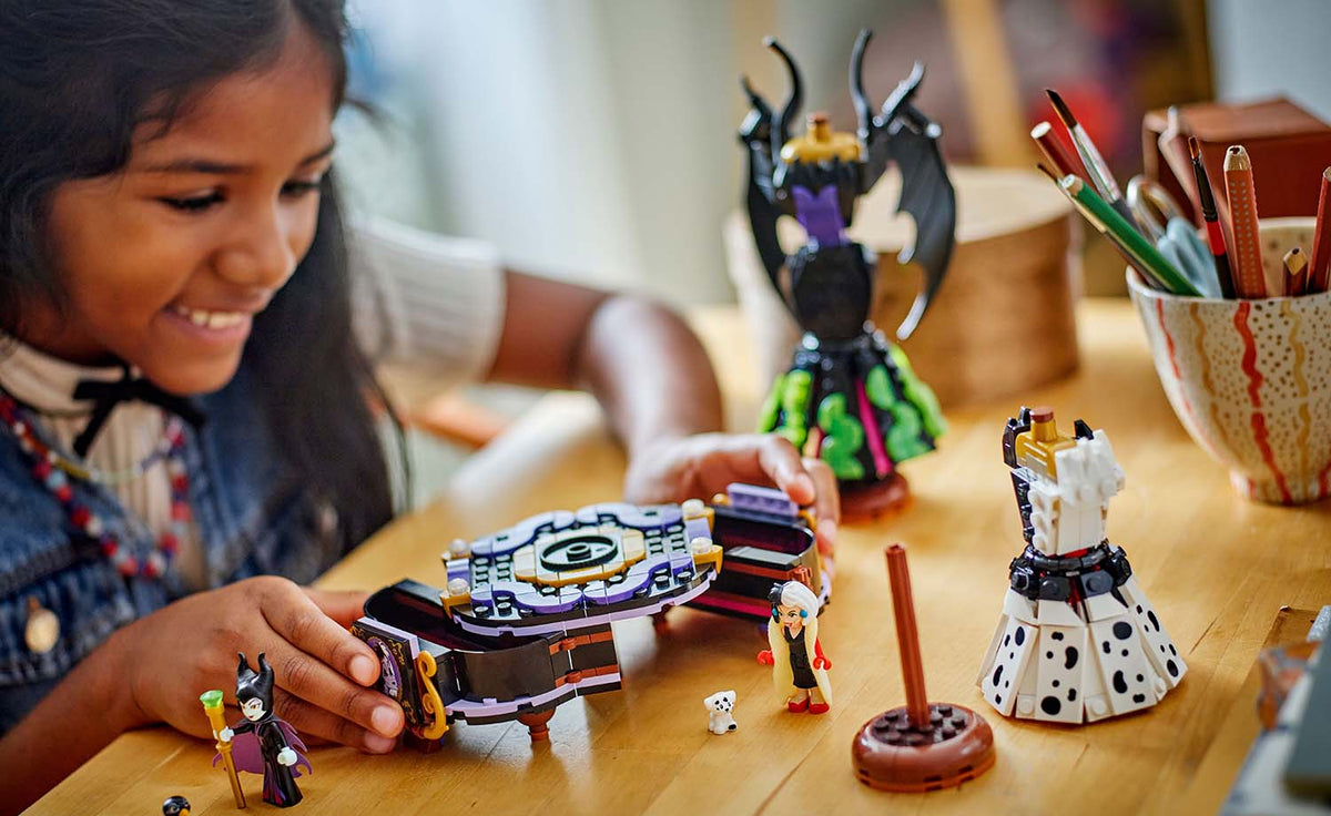 LEGO Disney Maleficent's and Cruella De Vil's Dresses 43262