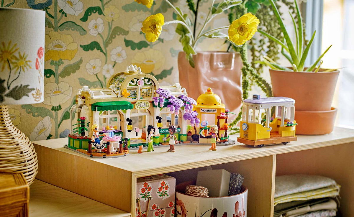 LEGO Friends Plant Café & Flower Shop 42671