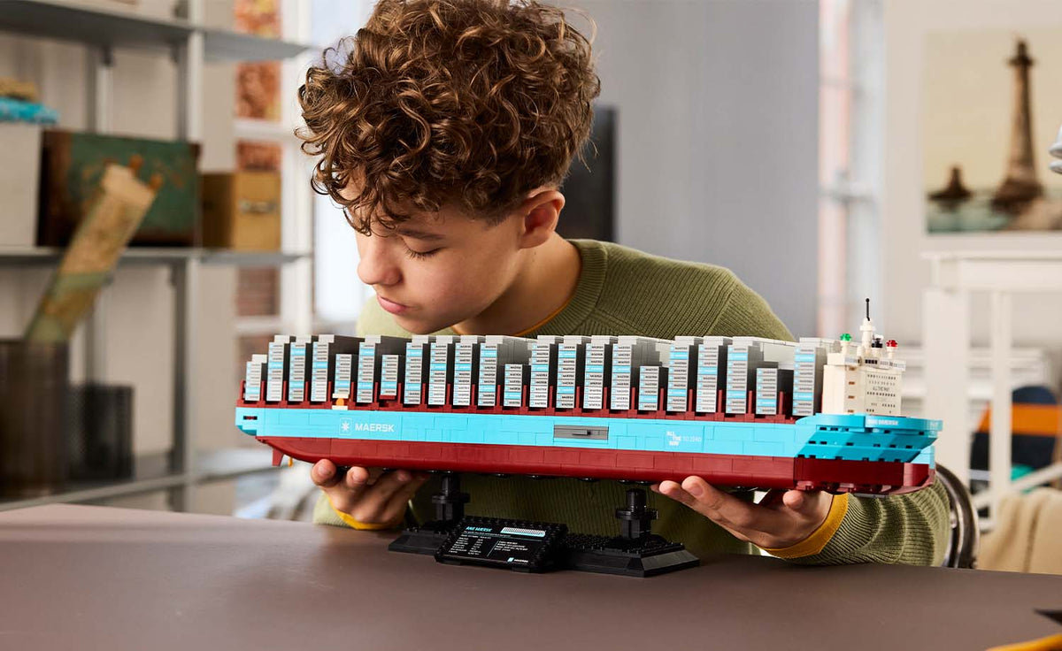 LEGO Iconic Maersk Dual-Fuel Container Vessel 40955