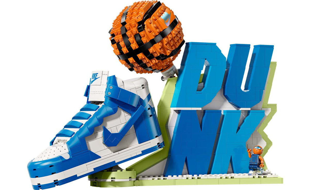 LEGO Iconic Nike Dunk 43008