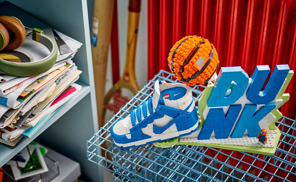 LEGO Iconic Nike Dunk 43008