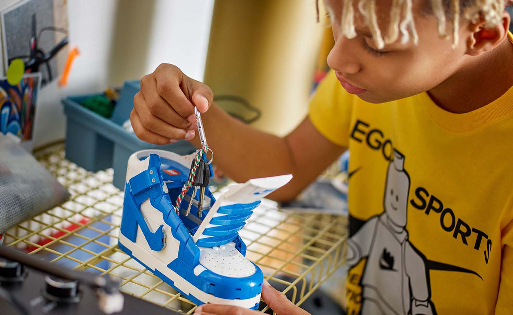 LEGO Iconic Nike Dunk 43008