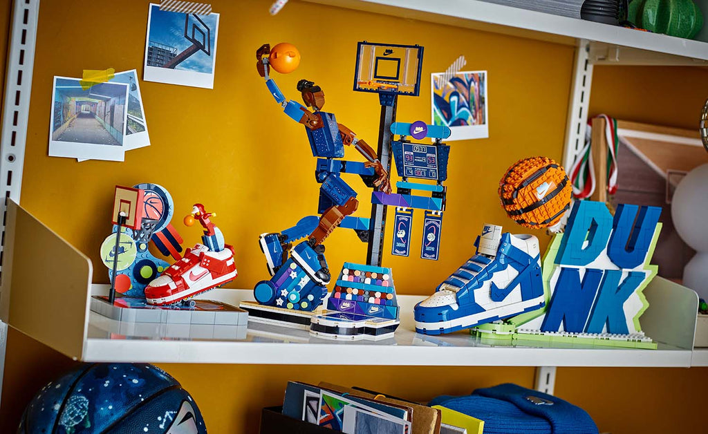 LEGO Iconic Nike Slam Dunk 43010