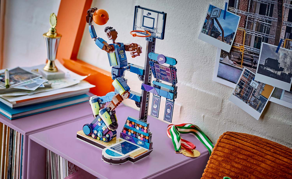 LEGO Iconic Nike Slam Dunk 43010