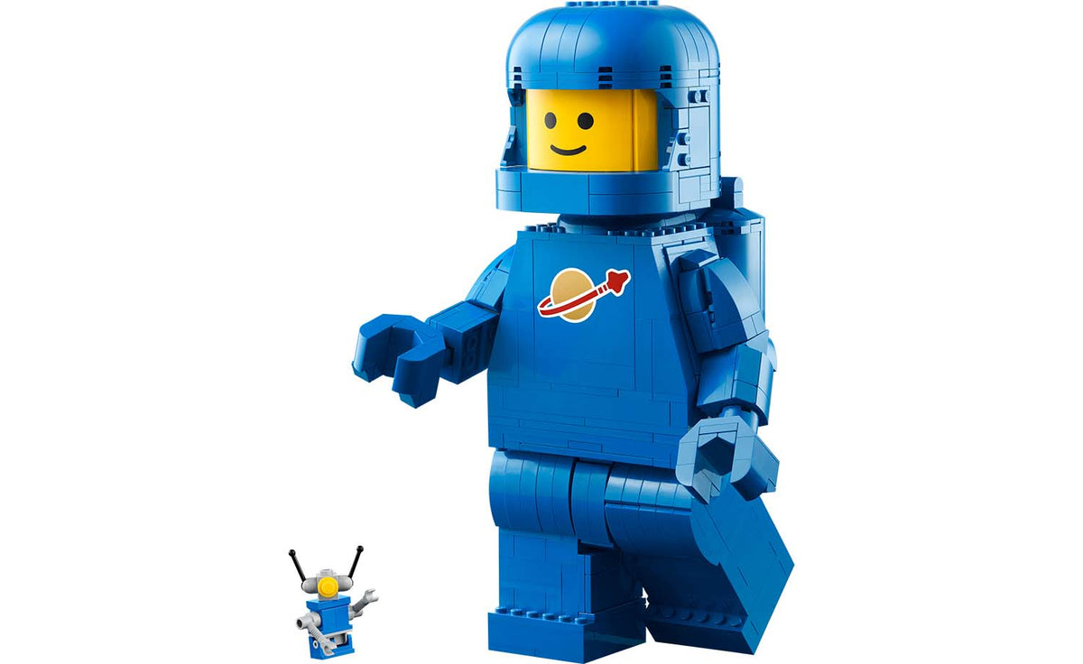 LEGO Iconic Scaled-Up Blue Astronaut Minifigure 40921