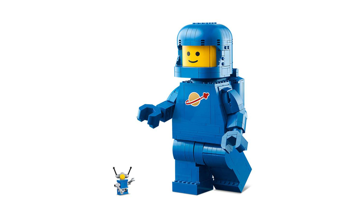 LEGO Iconic Scaled-Up Blue Astronaut Minifigure 40921