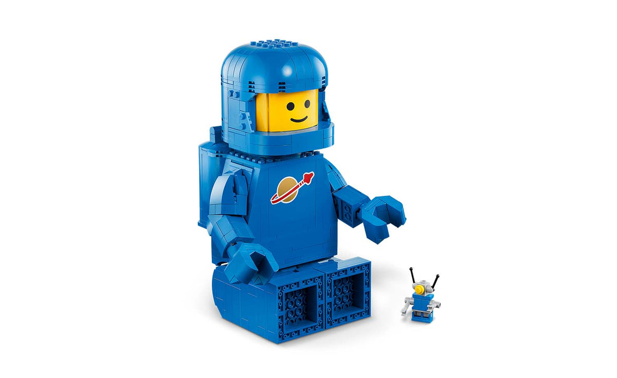 LEGO Iconic Scaled-Up Blue Astronaut Minifigure 40921