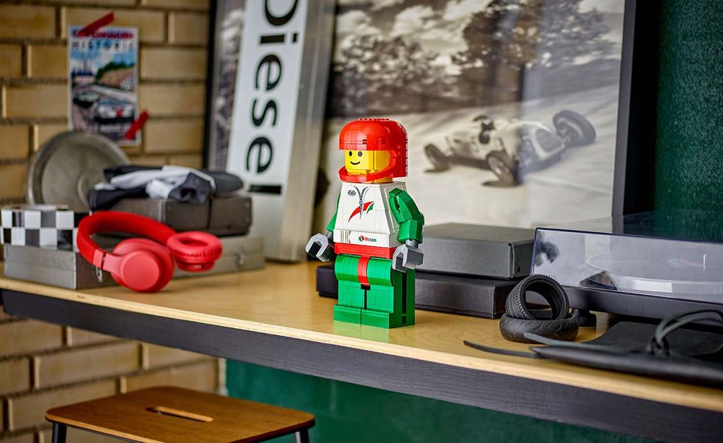 LEGO Iconic Scaled-Up Racing Driver Minifigure 40819
