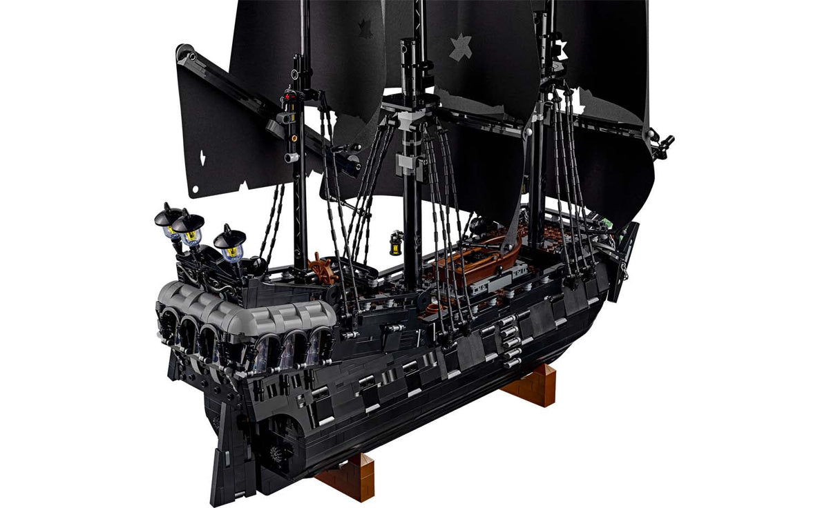 LEGO ICONS Captain Jack Sparrow's Pirate Ship 10365