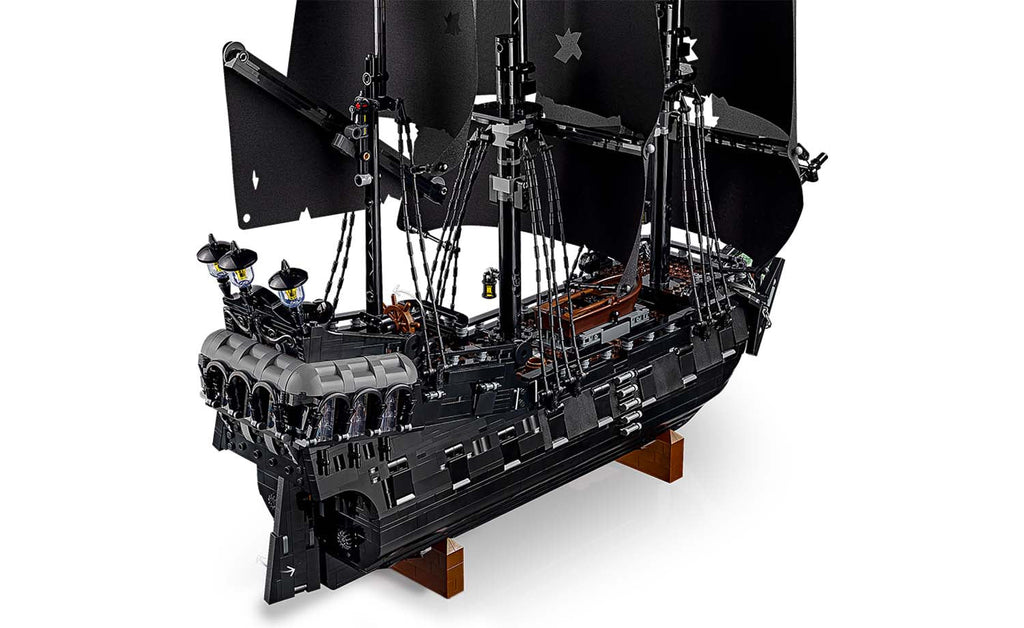 LEGO ICONS Captain Jack Sparrow's Pirate Ship 10365