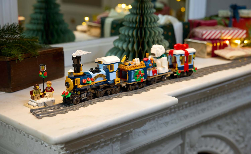 LEGO ICONS Holiday Express Train 10361
