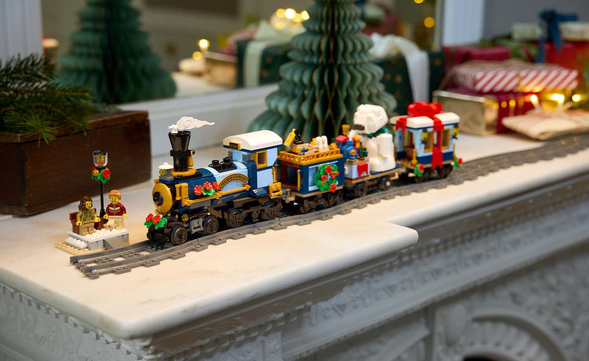 LEGO ICONS Holiday Express Train 10361