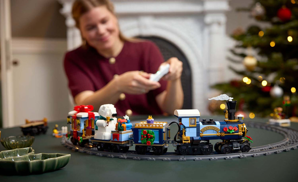 LEGO ICONS Holiday Express Train 10361