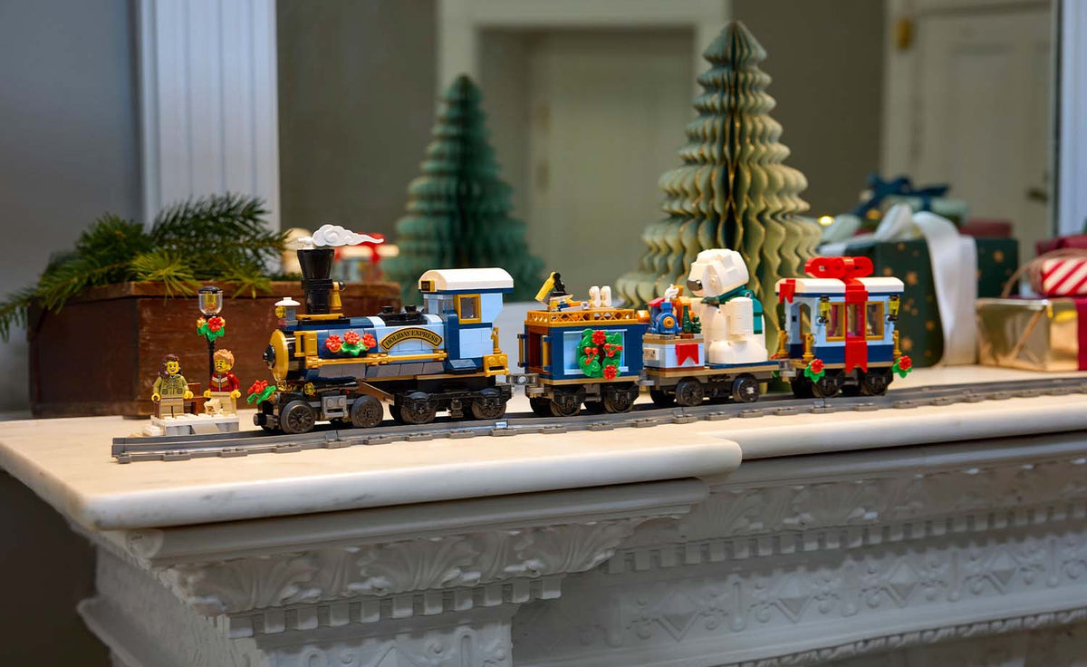 LEGO ICONS Holiday Express Train 10361