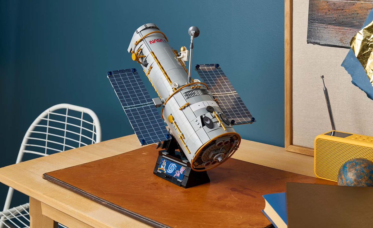 LEGO ICONS Hubble Space Telescope 11382