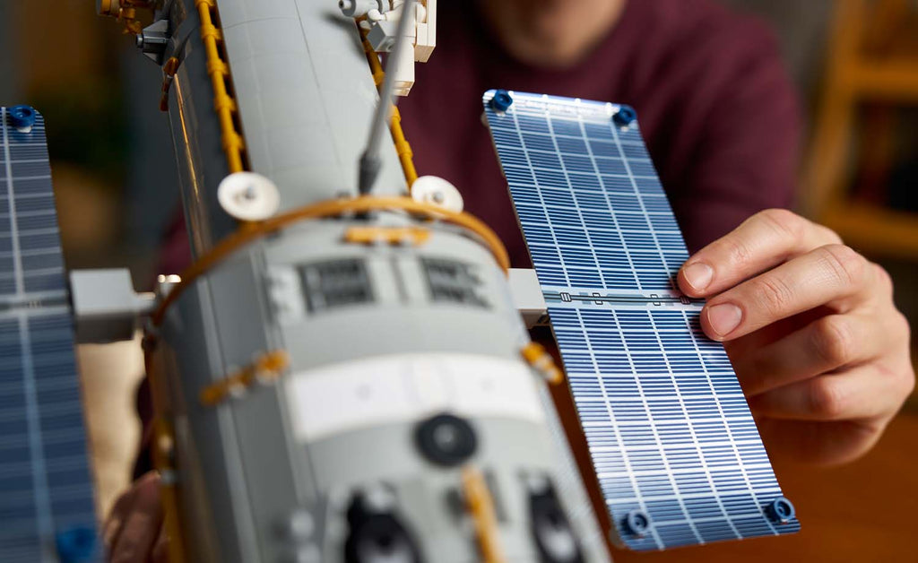 LEGO ICONS Hubble Space Telescope 11382