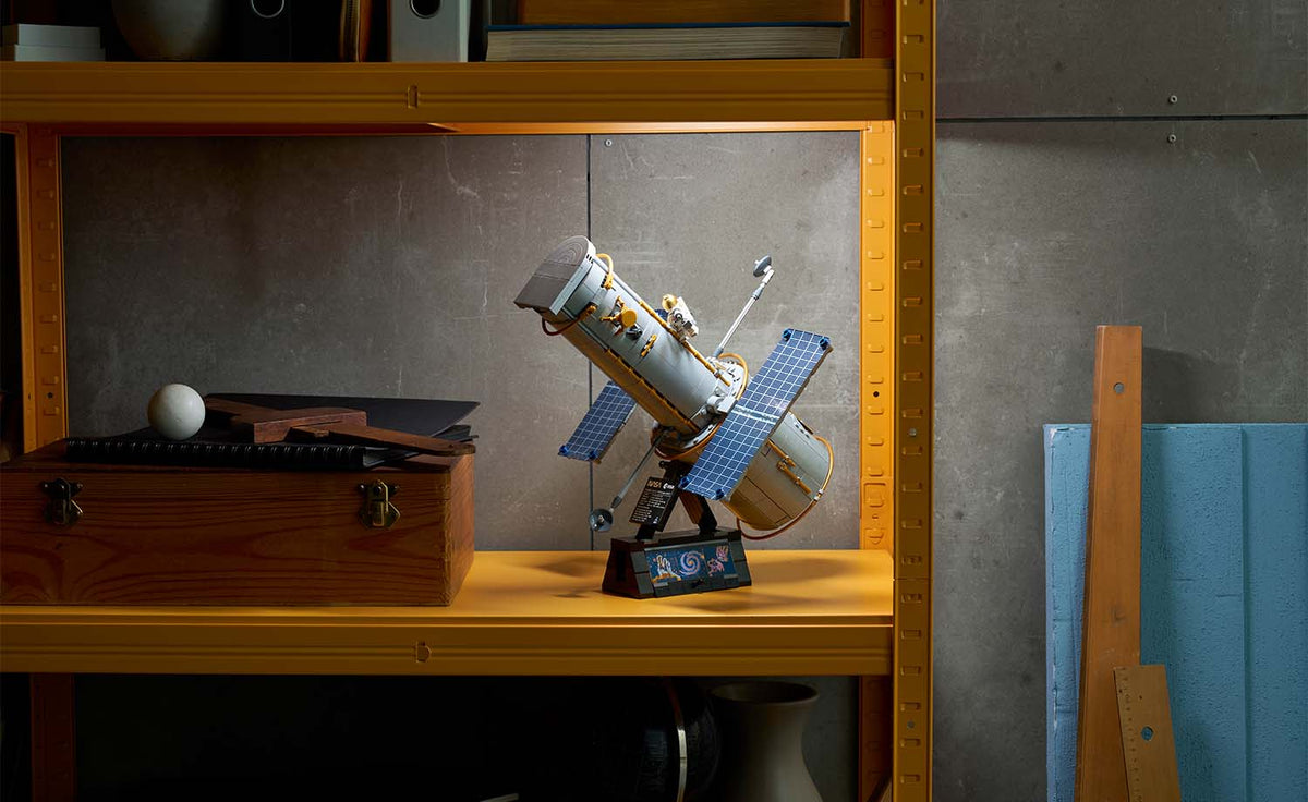 LEGO ICONS Hubble Space Telescope 11382