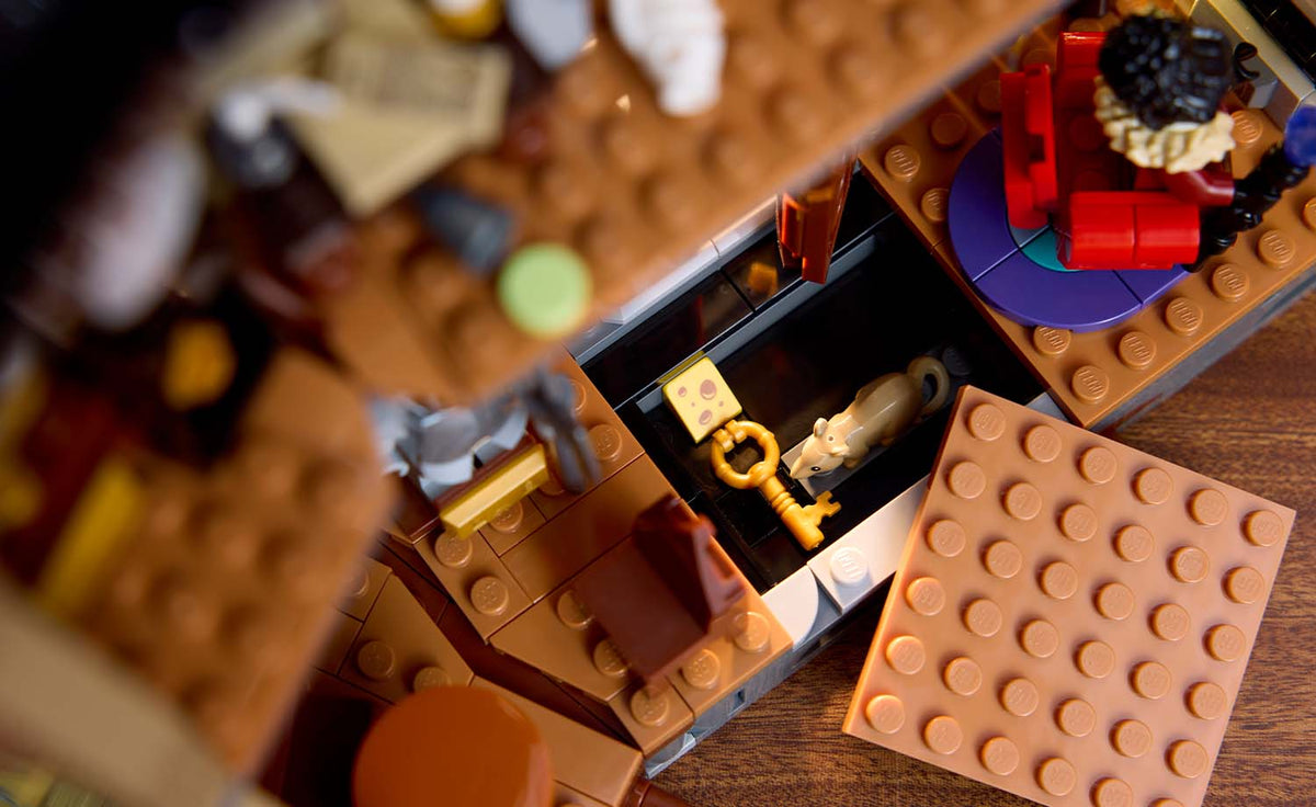 LEGO ICONS Mayor Manor 11383