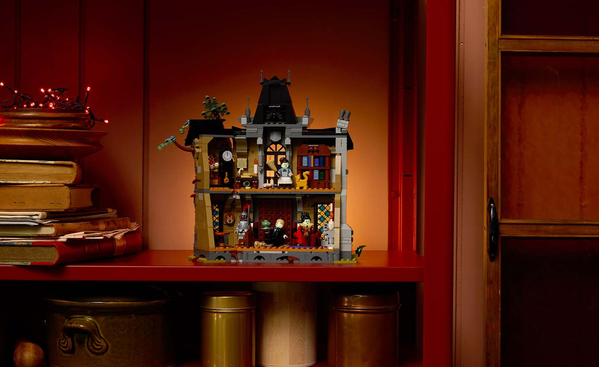 LEGO ICONS Mayor Manor 11383