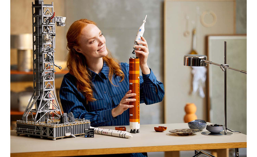 LEGO ICONS NASA Artemis Space Launch System 10341